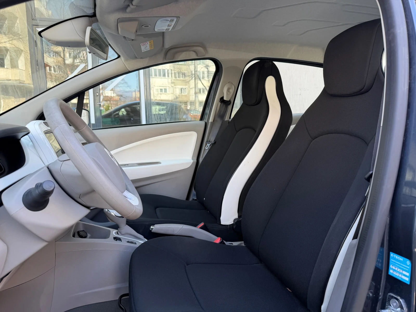 Renault Zoe 41KW , Нов Внос Германия-33500Км! , снимка 12 - Автомобили и джипове - 53836713