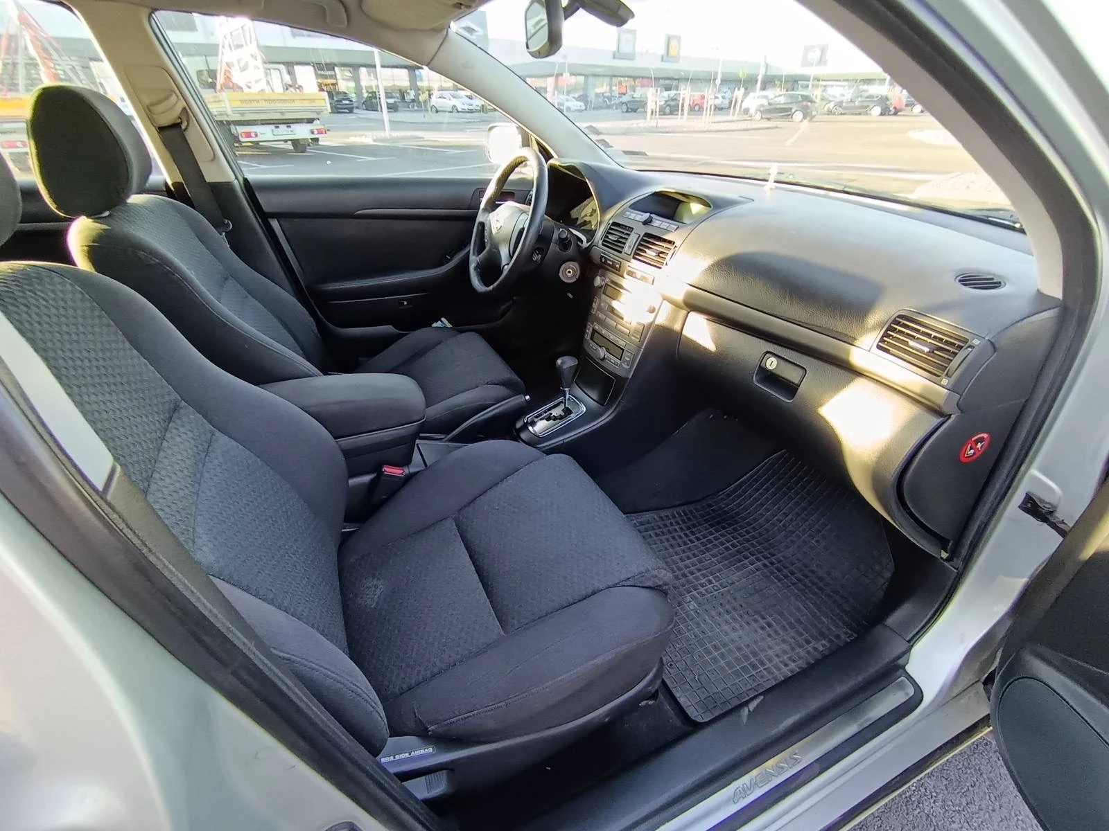 Toyota Avensis ГАЗ, снимка 8 - Автомобили и джипове - 54716977