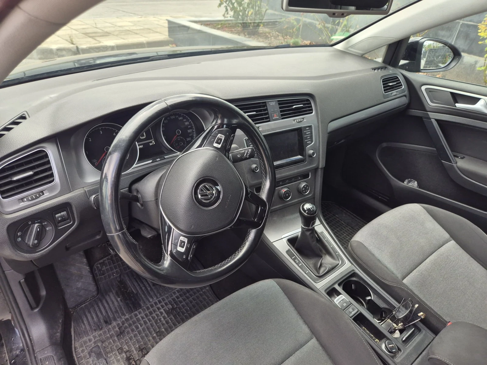 VW Golf 1.6.TDI Blumotion, снимка 8 - Автомобили и джипове - 55674091