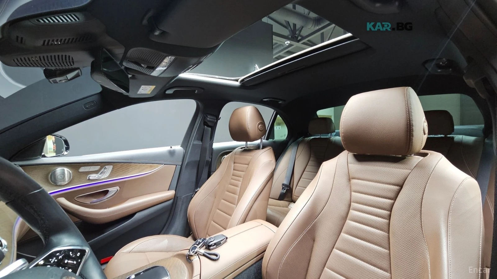 Mercedes-Benz E 300 ОБДУХВАНЕ* BURMESTER* ПАМЕТ* 360* HEADUP* ДИСТРОНИ, снимка 13 - Автомобили и джипове - 55729465