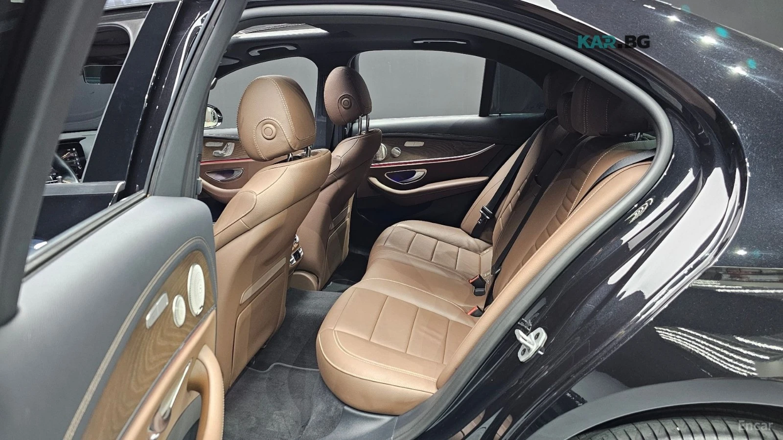 Mercedes-Benz E 300 ОБДУХВАНЕ* BURMESTER* ПАМЕТ* 360* HEADUP* ДИСТРОНИ, снимка 12 - Автомобили и джипове - 55729465