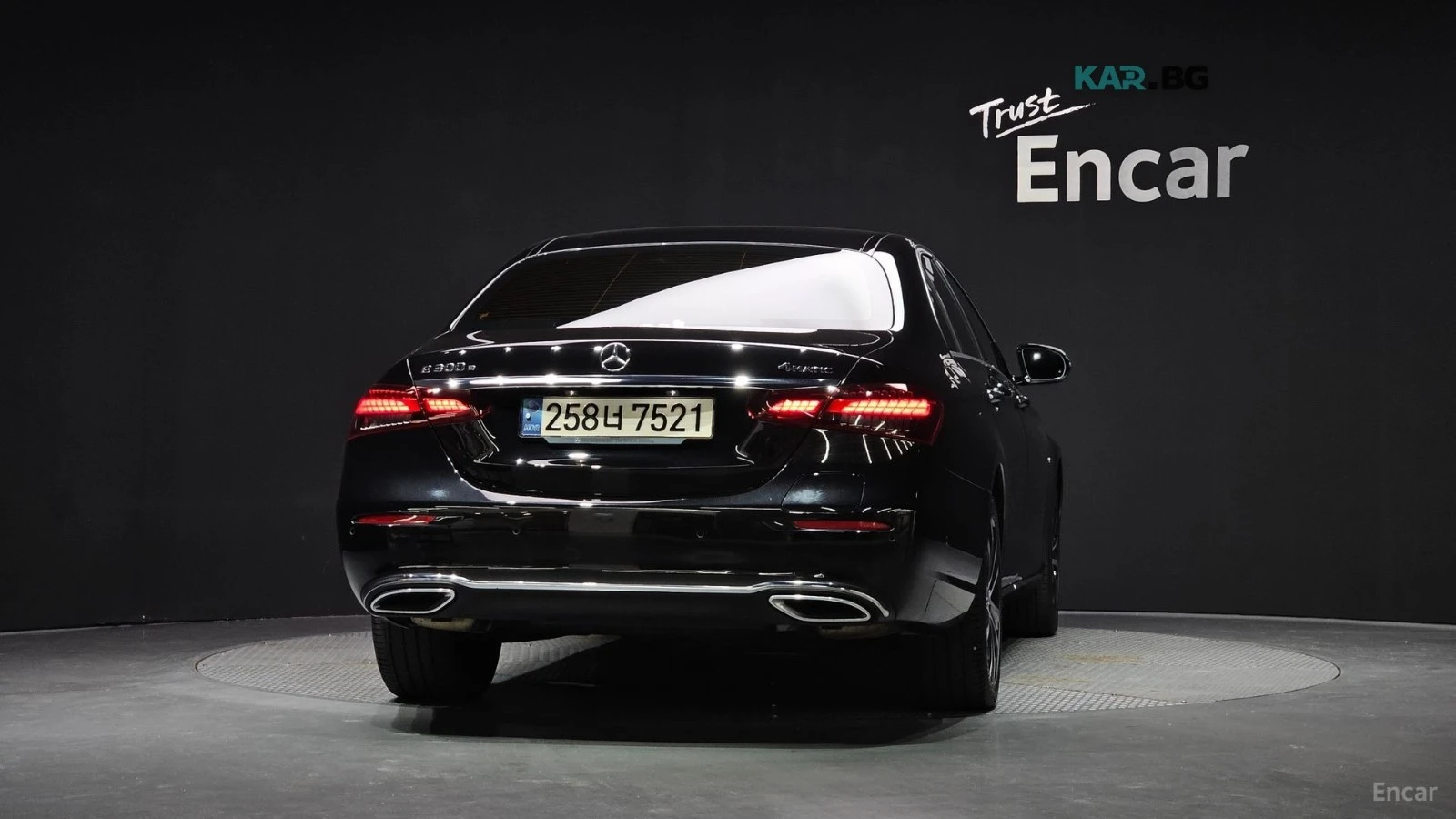 Mercedes-Benz E 300 ОБДУХВАНЕ* BURMESTER* ПАМЕТ* 360* HEADUP* ДИСТРОНИ, снимка 4 - Автомобили и джипове - 55729465
