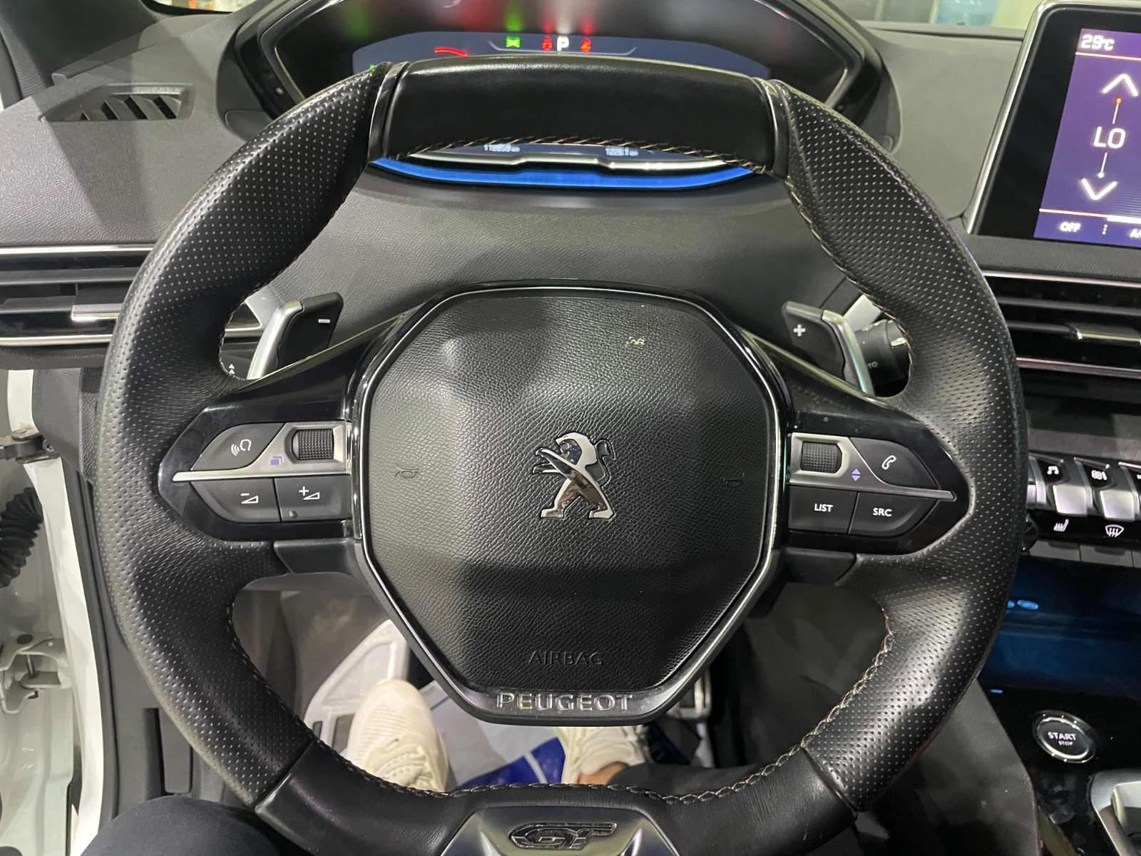 Peugeot 3008 2.0 BlueHDi ! GT Line !, снимка 14 - Автомобили и джипове - 55920256
