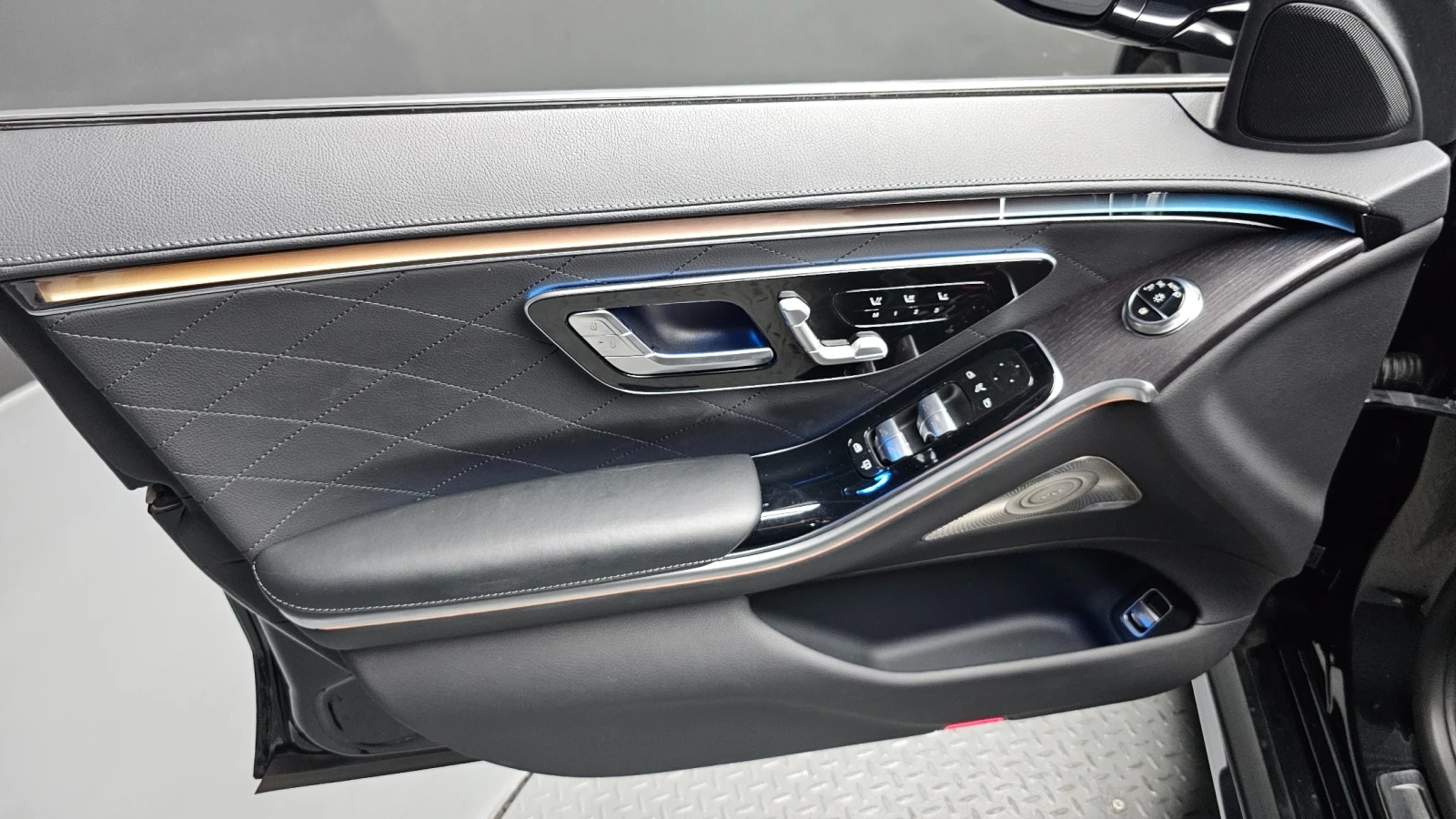 Mercedes-Benz S 400 * ФИКСИРАНА ЦЕНА С ВСИЧКИ ТАКСИ ДО БЪЛГАРИЯ* , снимка 14 - Автомобили и джипове - 56072116