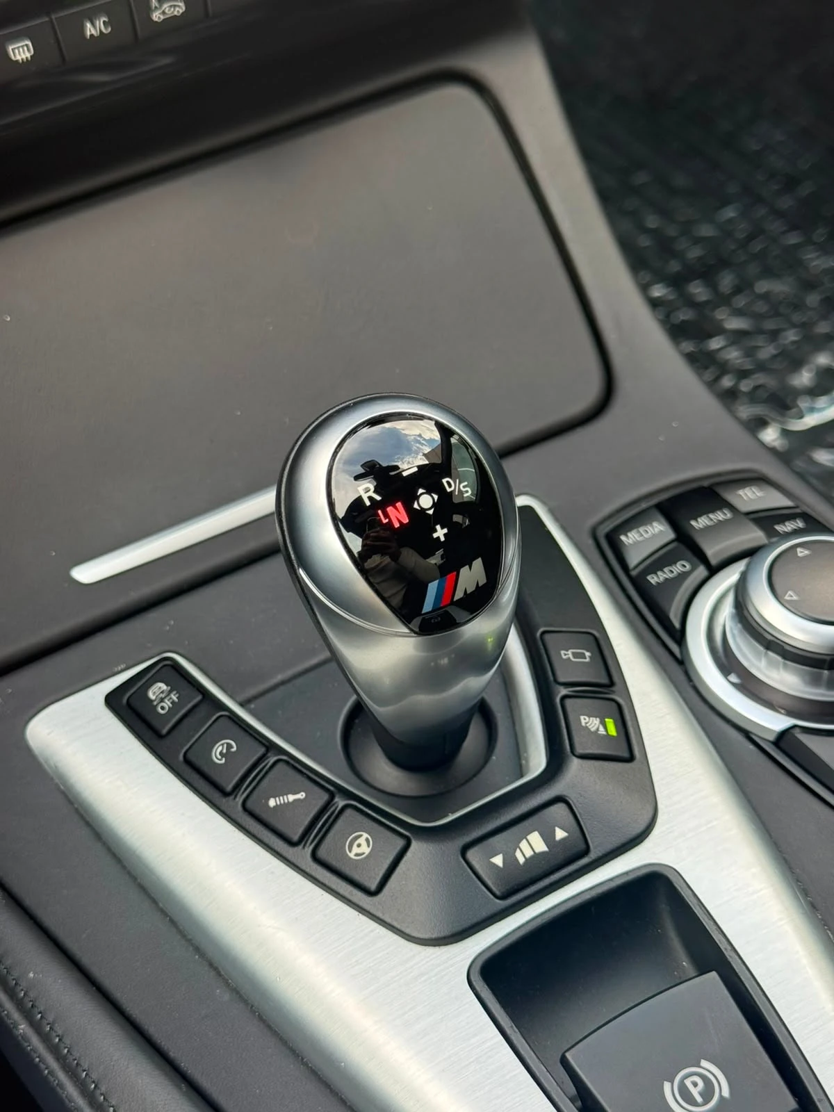 BMW M5 * ВСИЧКИ АСИСТЕНЦИИ* HEAD UP* ОБДУХВАНЕ* , снимка 12 - Автомобили и джипове - 56108222