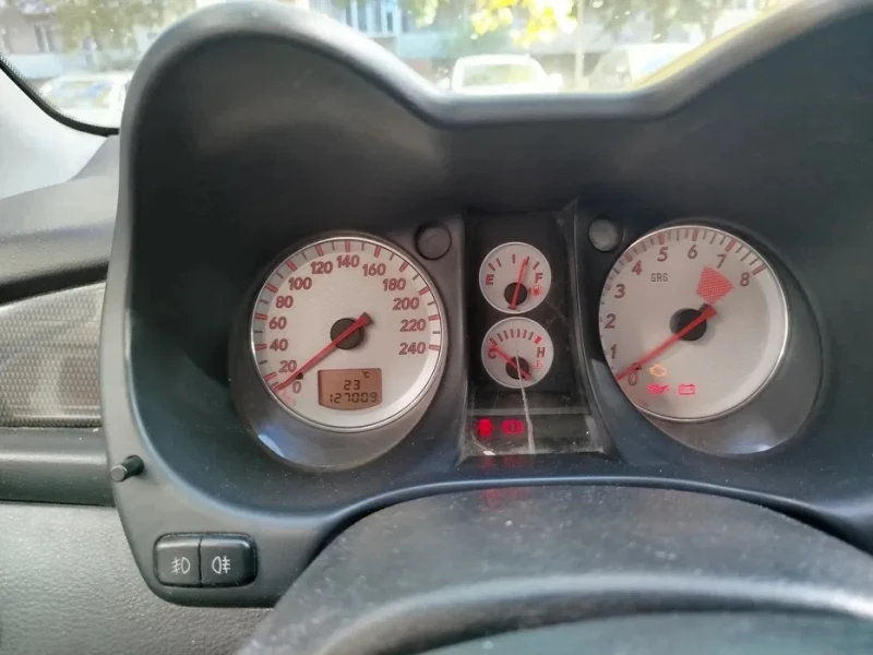 Mitsubishi Outlander 2.4, снимка 5 - Автомобили и джипове - 51983010