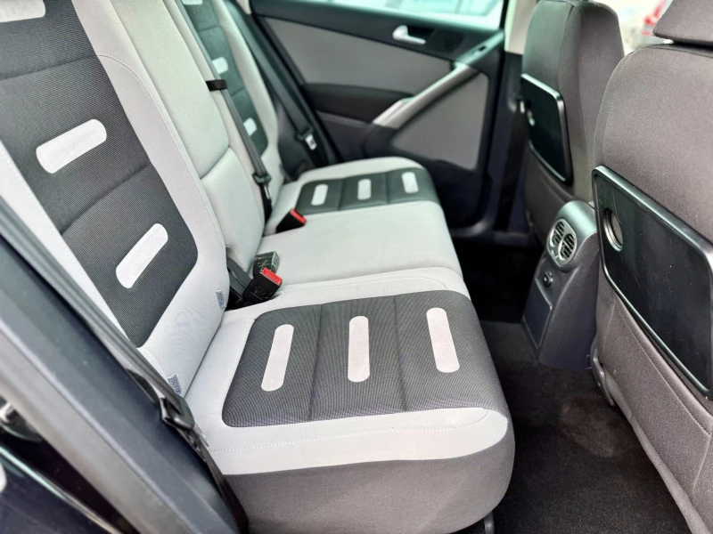 VW Tiguan 2.0 4x4 6-скорости, снимка 15 - Автомобили и джипове - 53258988