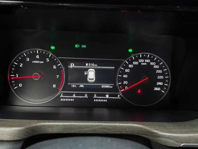 Kia Sorento 2.5T 2WD, снимка 8 - Автомобили и джипове - 56730400