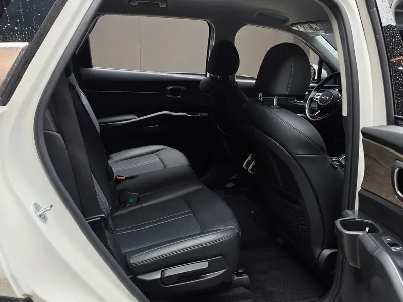 Kia Sorento 2.5T 2WD, снимка 11 - Автомобили и джипове - 56730400