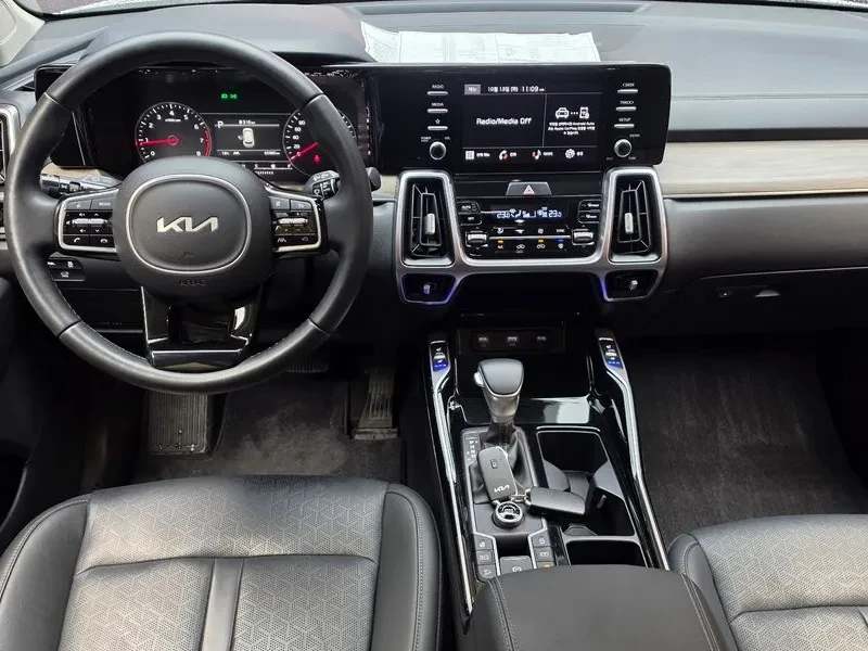 Kia Sorento 2.5T 2WD, снимка 7 - Автомобили и джипове - 56730400