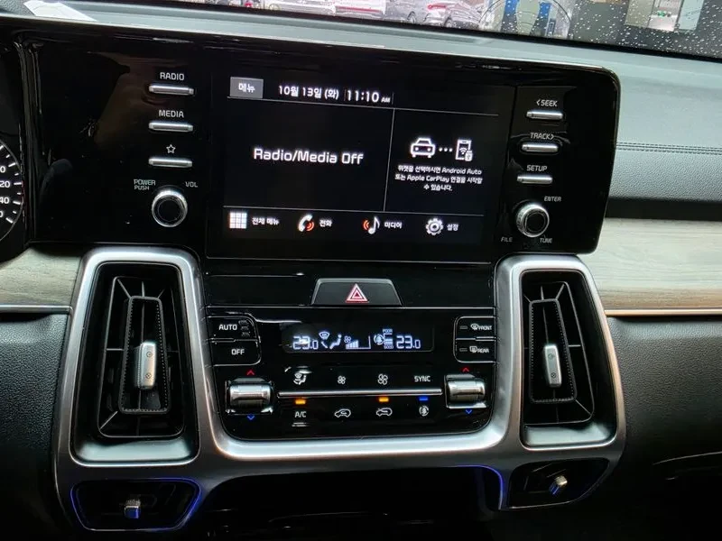 Kia Sorento 2.5T 2WD, снимка 15 - Автомобили и джипове - 56730400