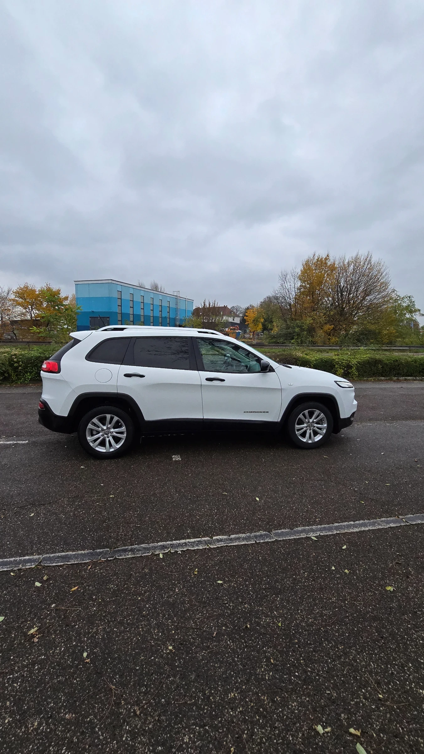 Jeep Cherokee 2.4 Sport - изображение 6