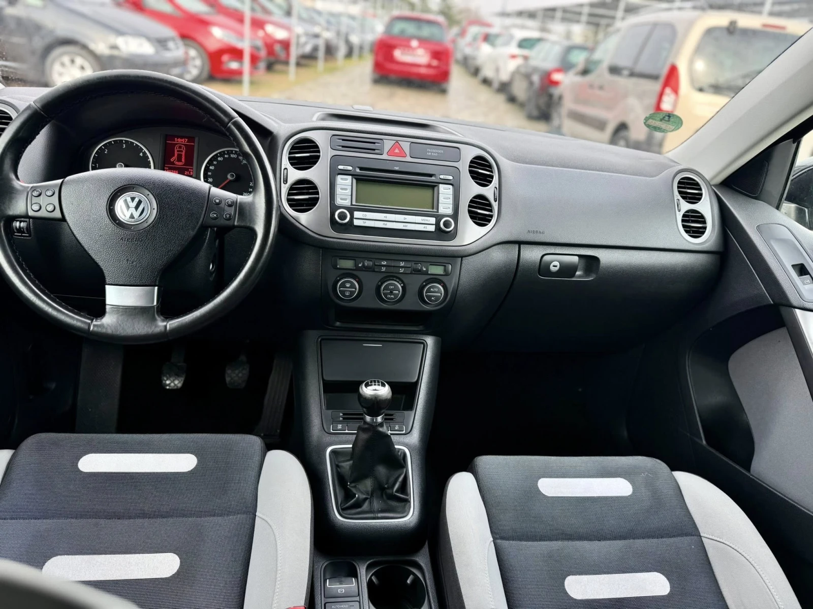VW Tiguan 2.0 4x4 6-�������� | Mobile.bg � ����������� 12