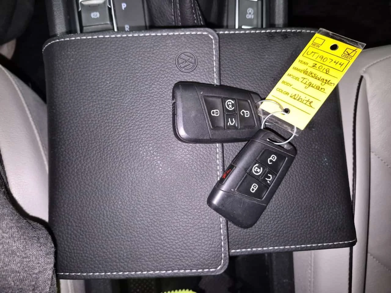 VW Tiguan HIGHLINE/CARFAX/2 КЛЮЧА/ПОДГЕВ/ПАНОРАМА/ПАМЕТ, снимка 9 - Автомобили и джипове - 54034279