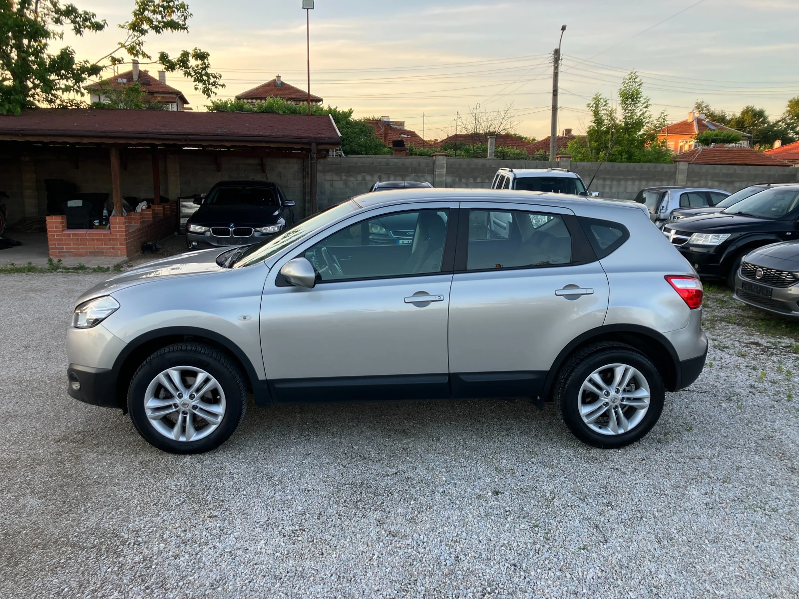 Nissan Qashqai 1.5 DCI, снимка 5 - Автомобили и джипове - 54721772