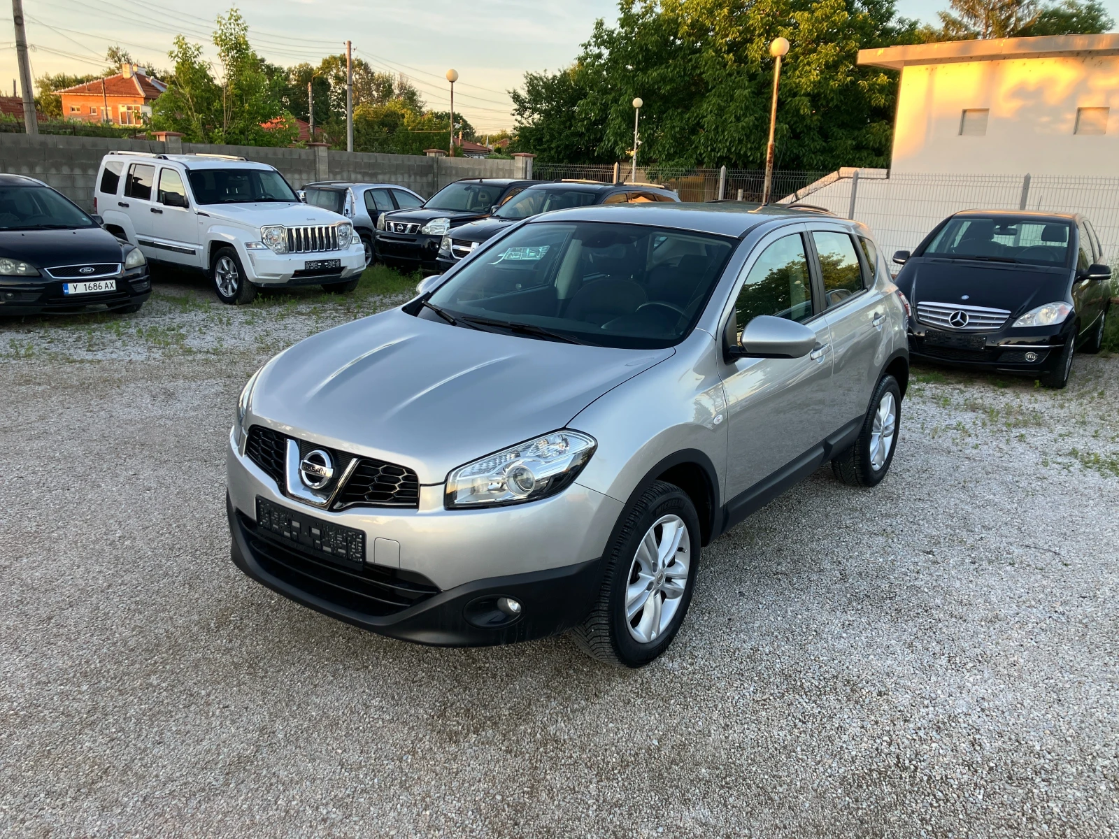 Nissan Qashqai 1.5 DCI, снимка 2 - Автомобили и джипове - 54721772