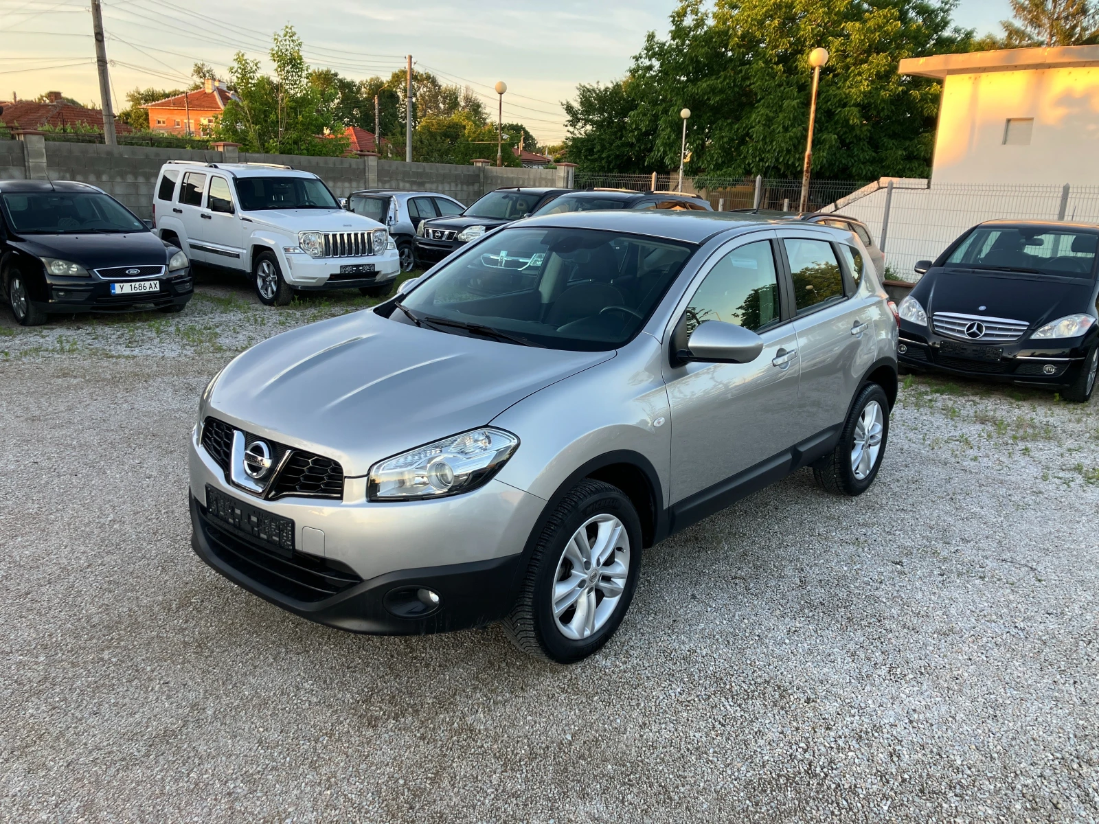 Nissan Qashqai 1.5 DCI, снимка 3 - Автомобили и джипове - 54721772