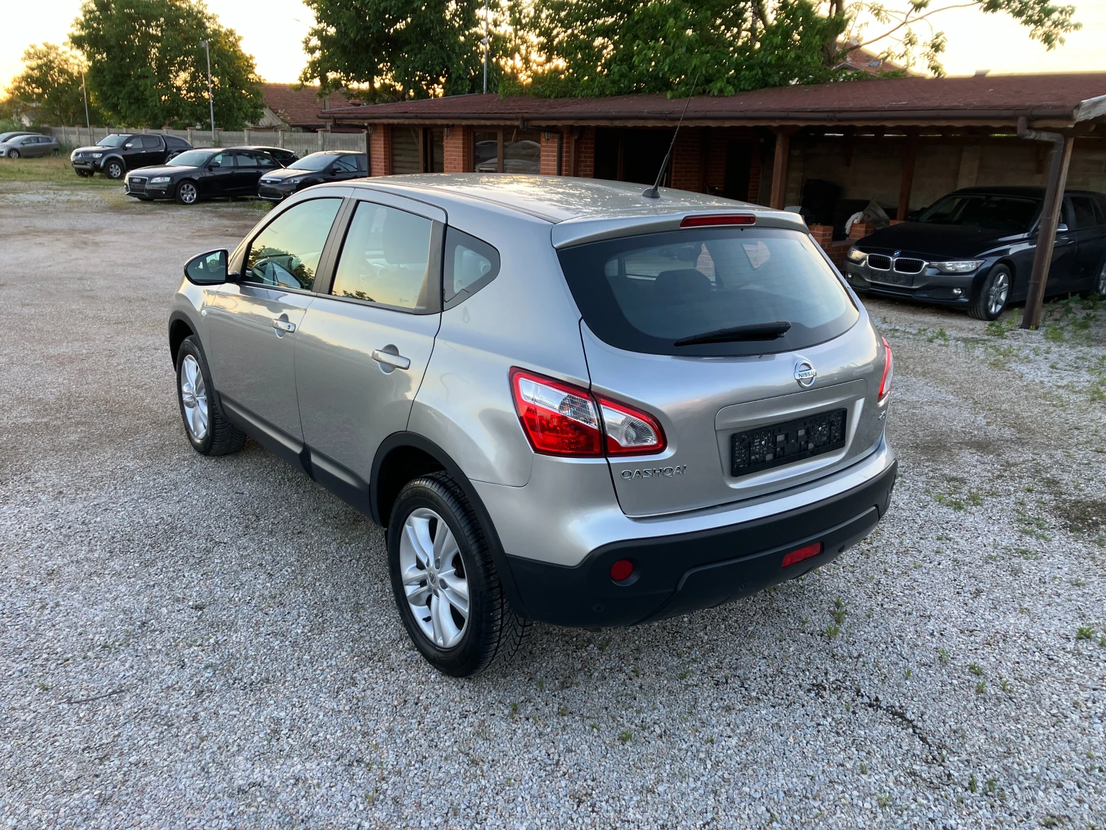 Nissan Qashqai 1.5 DCI, снимка 6 - Автомобили и джипове - 54721772