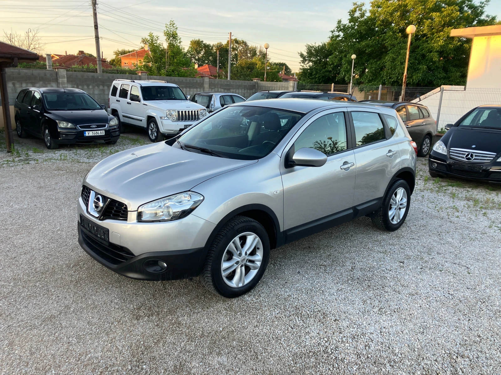 Nissan Qashqai 1.5 DCI, снимка 4 - Автомобили и джипове - 54721772
