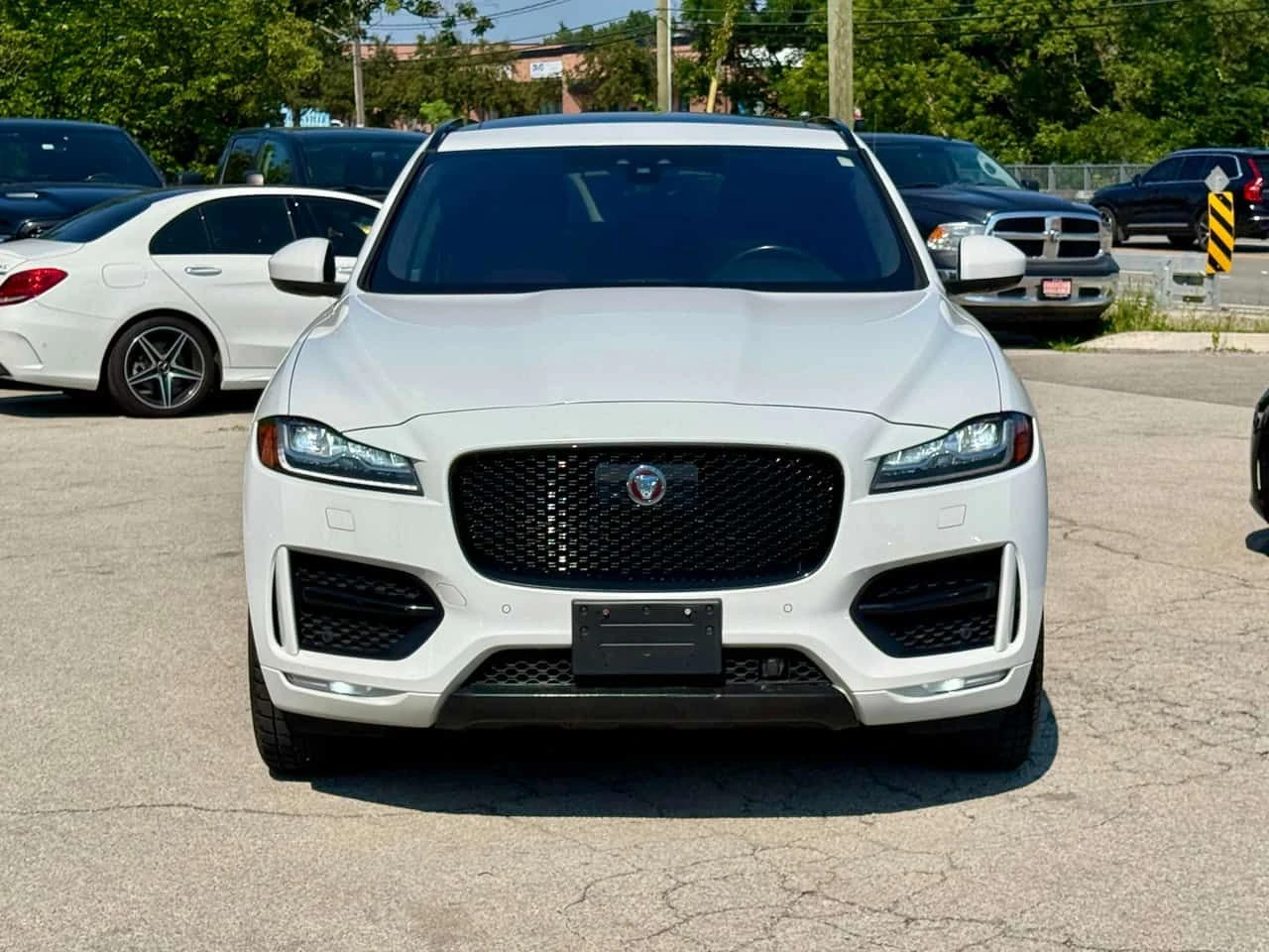 Jaguar F-PACE * R Sport * CARFAX * ЦЕНА ДО БГ, снимка 2 - Автомобили и джипове - 55264643