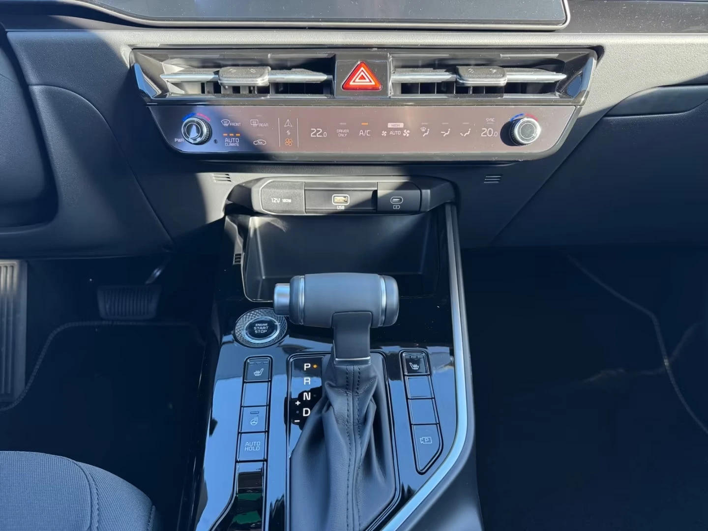 Kia Niro HEV/129HP/EDITION-7/CAM/DIGI/NAVI/KLESS/CPLAY/497q, снимка 10 - Автомобили и джипове - 55323560
