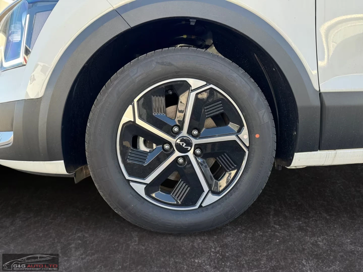 Kia Niro HEV/129HP/EDITION-7/CAM/DIGI/NAVI/KLESS/CPLAY/497q, снимка 13 - Автомобили и джипове - 55323560