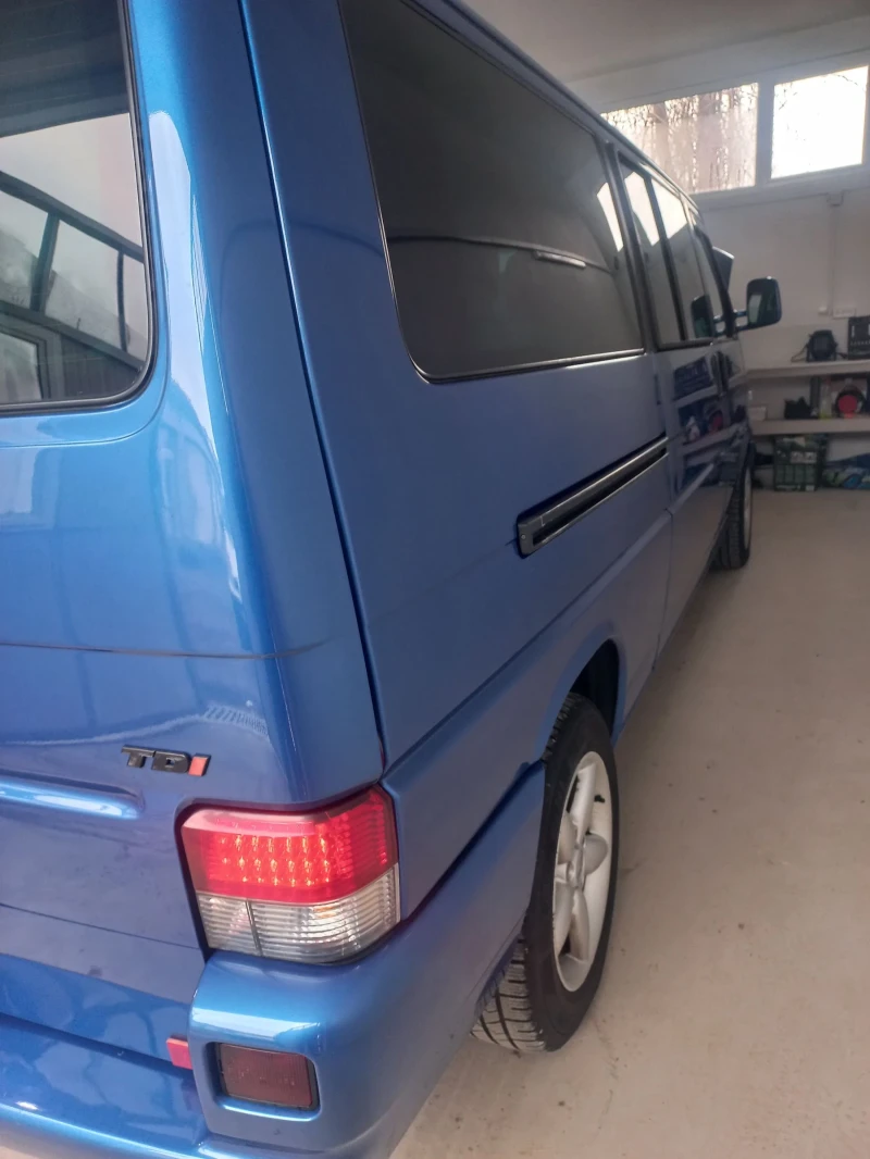 VW Caravelle, снимка 4 - Бусове и автобуси - 48489590