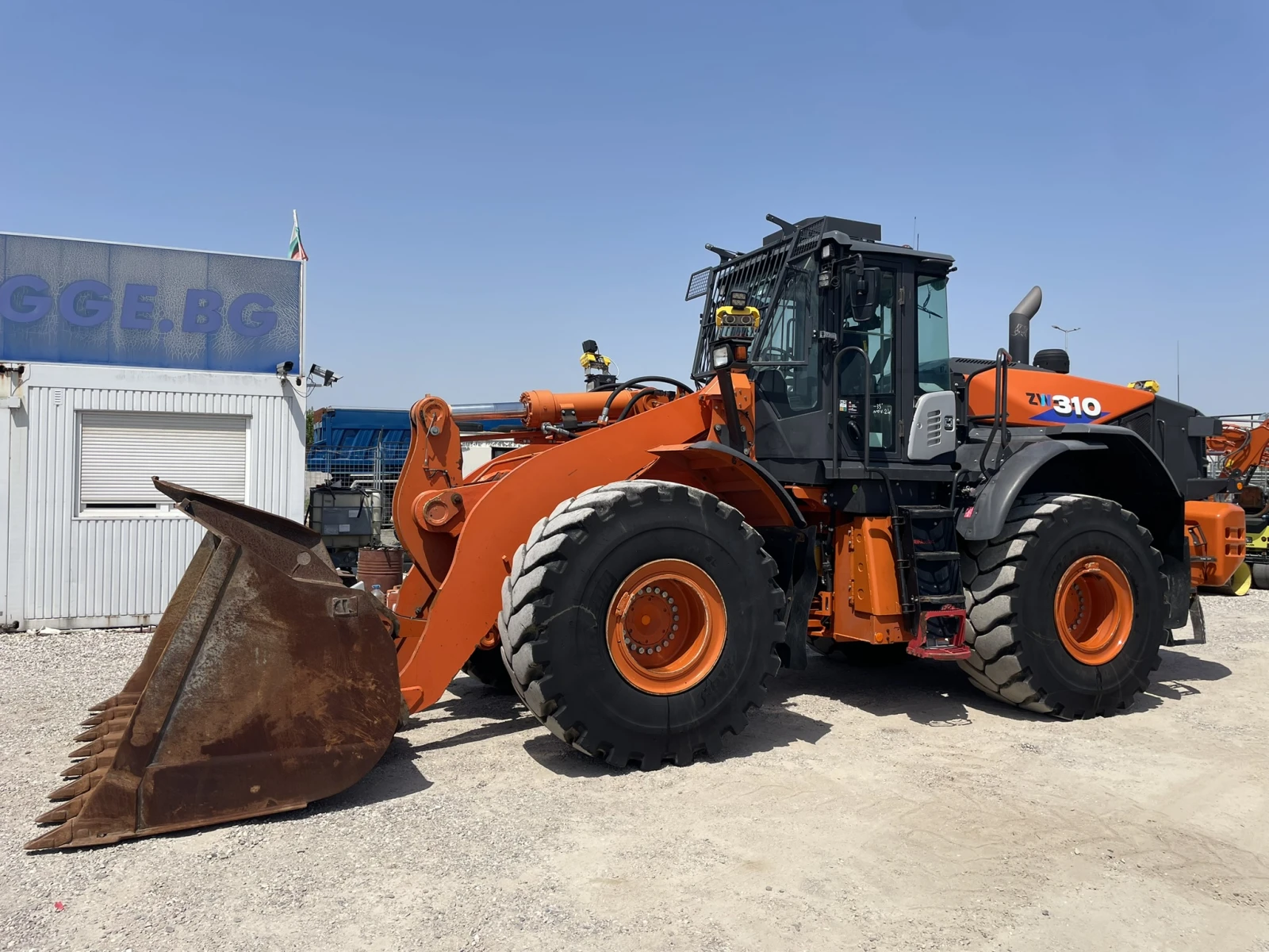 Челен товарач Hitachi ZW 310-6 - изображение 4