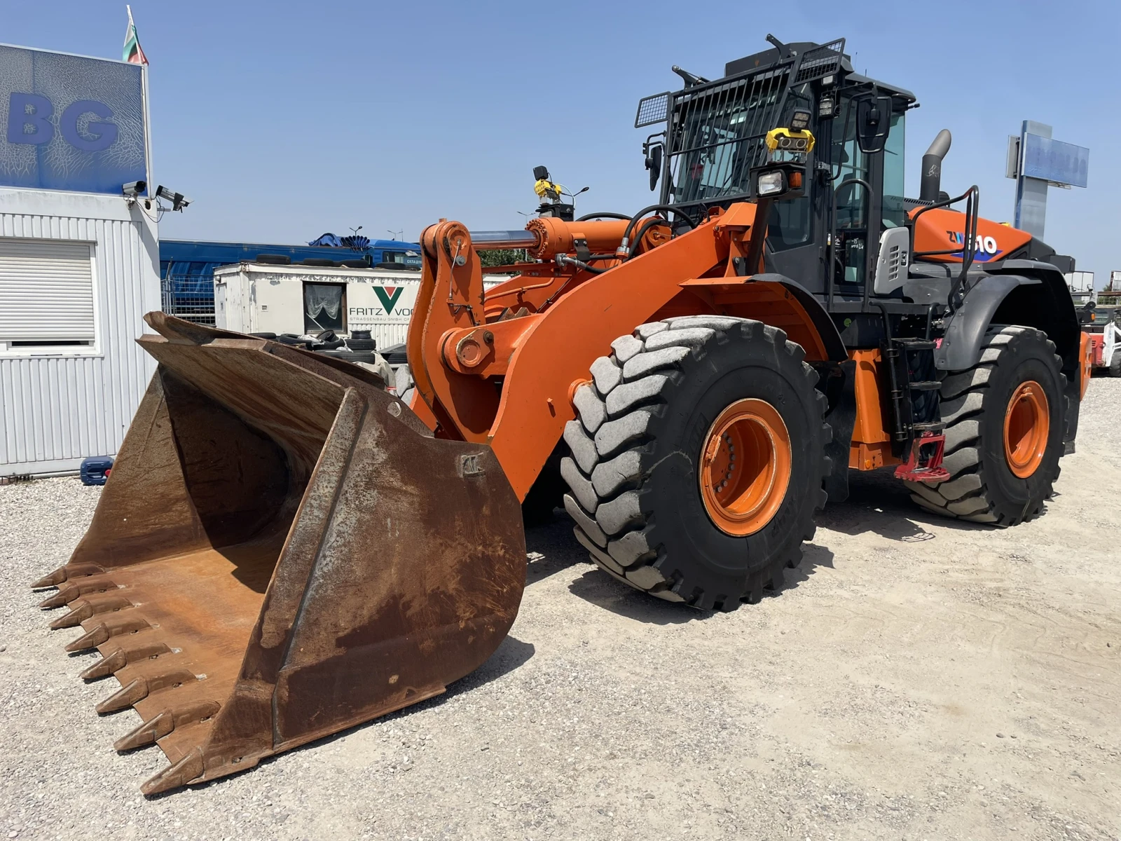 Челен товарач Hitachi ZW 310-6 - изображение 5