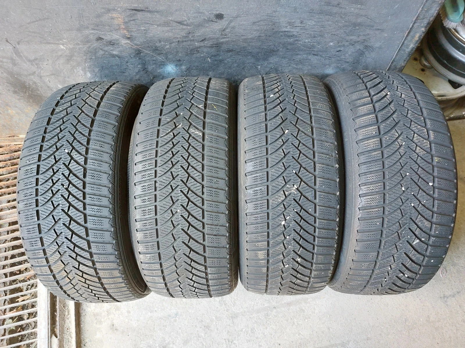 ���� 235/35R19 | Mobile.bg � ����������� 1