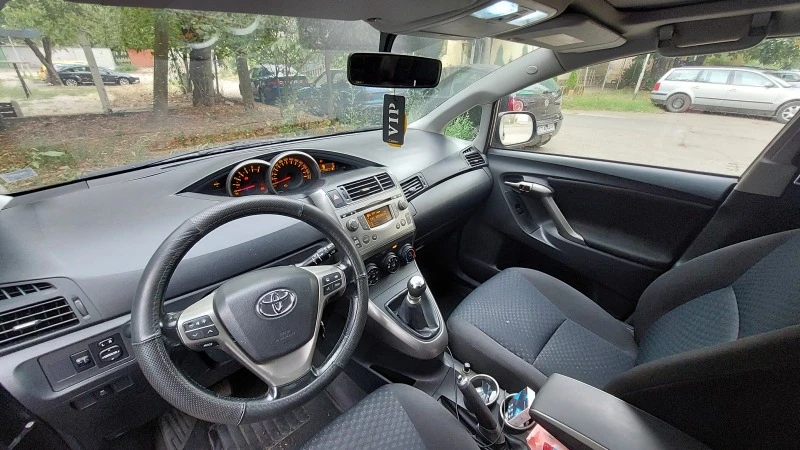 Toyota Verso 2.0 d4d 126, снимка 9 - Автомобили и джипове - 46722477