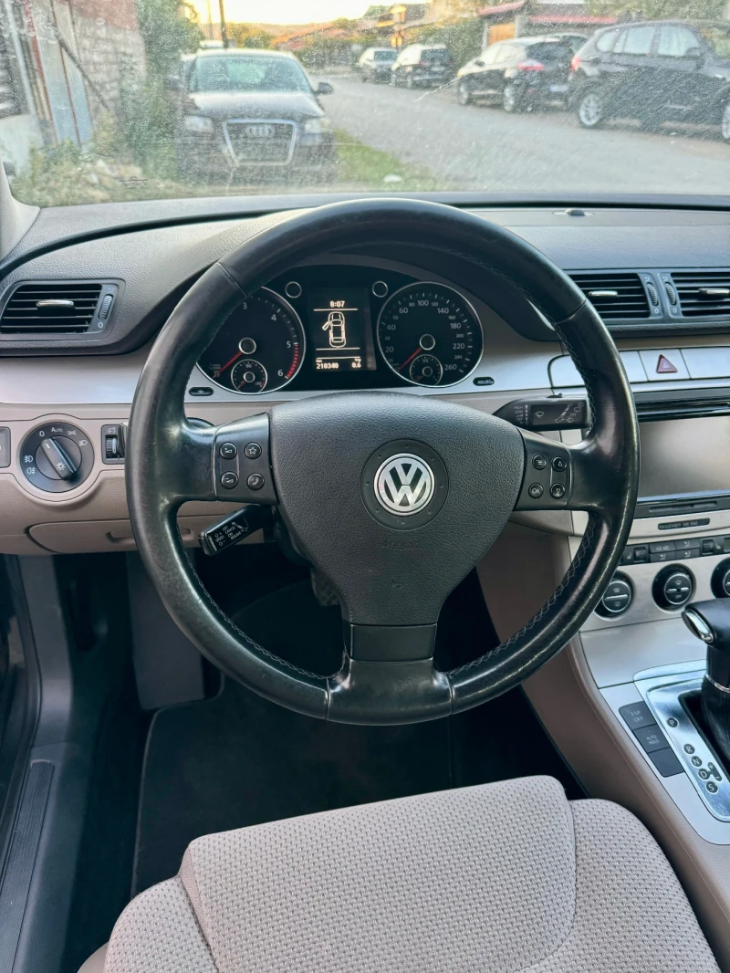 VW Passat 2.0TDI DSG TOP, снимка 7 - Автомобили и джипове - 47675007