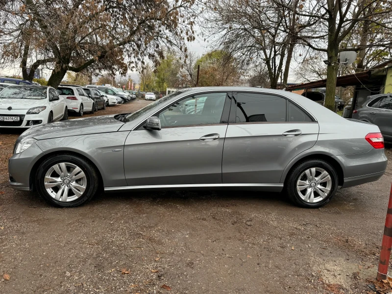 Mercedes-Benz E 220 Реален пробег!!! Нова!!, снимка 5 - Автомобили и джипове - 48027597