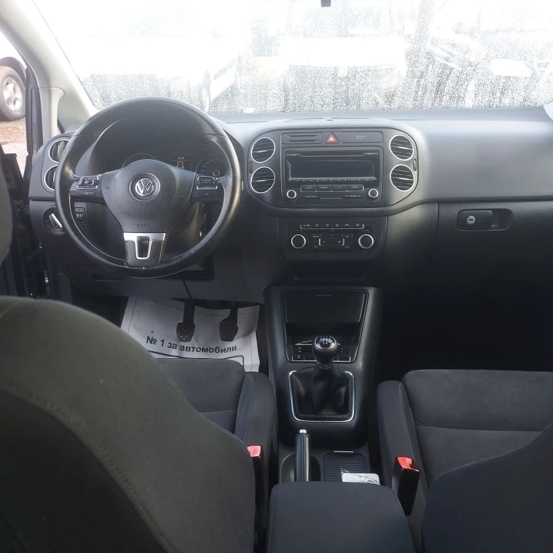 VW Golf 1.6 TDi, снимка 11 - Автомобили и джипове - 48317190