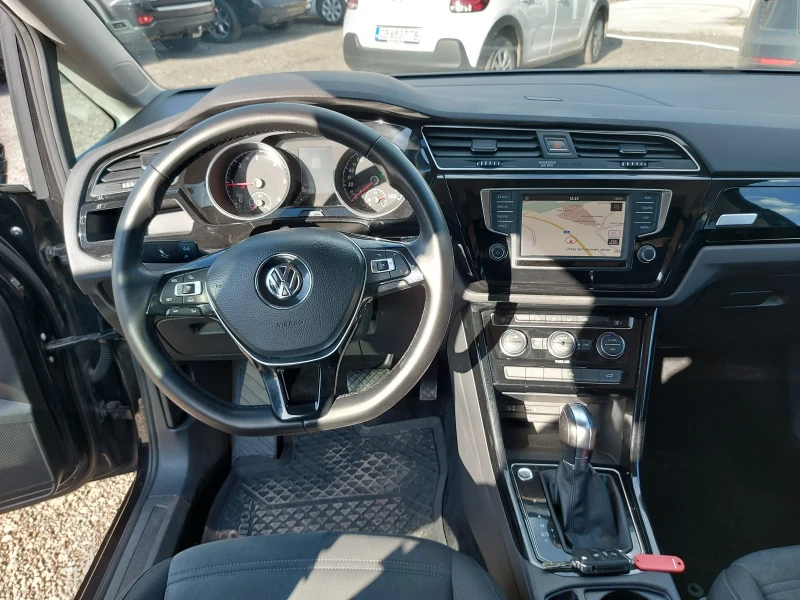 VW Touran 2.0tdi/DSG/LED/6+ 1, снимка 6 - Автомобили и джипове - 48683492