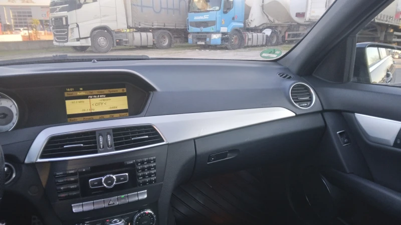 Mercedes-Benz C 250, снимка 14 - Автомобили и джипове - 49247655