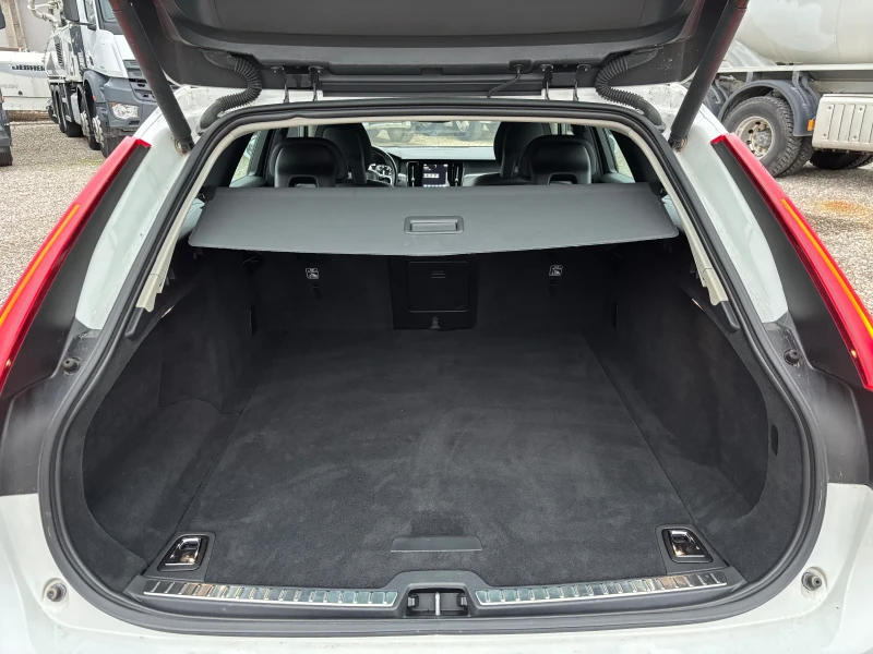 Volvo V90 D4 2.0D/AUTOMAT, снимка 17 - Автомобили и джипове - 52355063