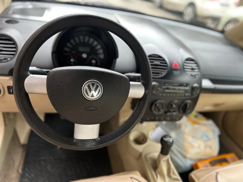 VW New beetle 1.6, снимка 9 - Автомобили и джипове - 52638514