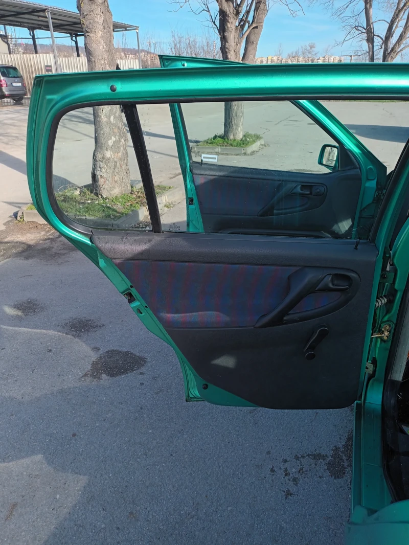 VW Polo 1.6, снимка 12 - Автомобили и джипове - 53538305