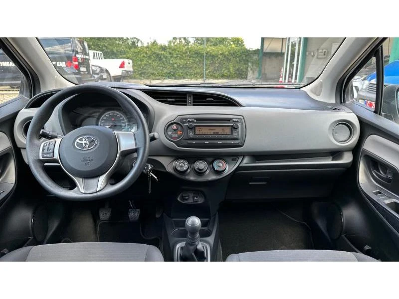 Toyota Yaris, снимка 8 - Автомобили и джипове - 47303969