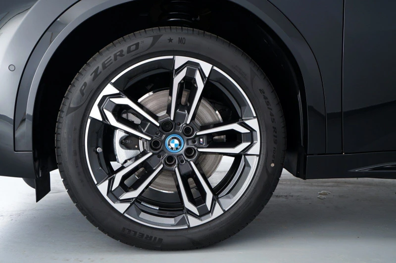 BMW iX2 xDRIVE 30 HEAD UP NAVI PANO 360 CAMERA - 109600 лв. - 98037995 | Car24.bg