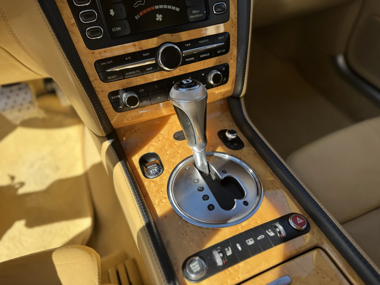 Bentley Flying Spur 6.0 W12 | Mobile.bg   14