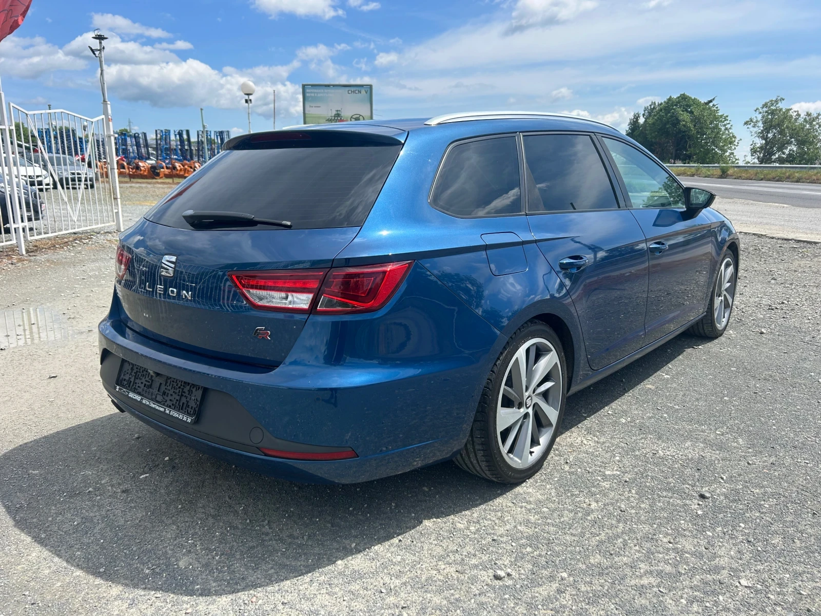 Seat Leon   FR / БЕНЗИН - ГАЗ / ВСИЧКИ ЕКСТРИ / ДИСТРОНИК  - изображение 5