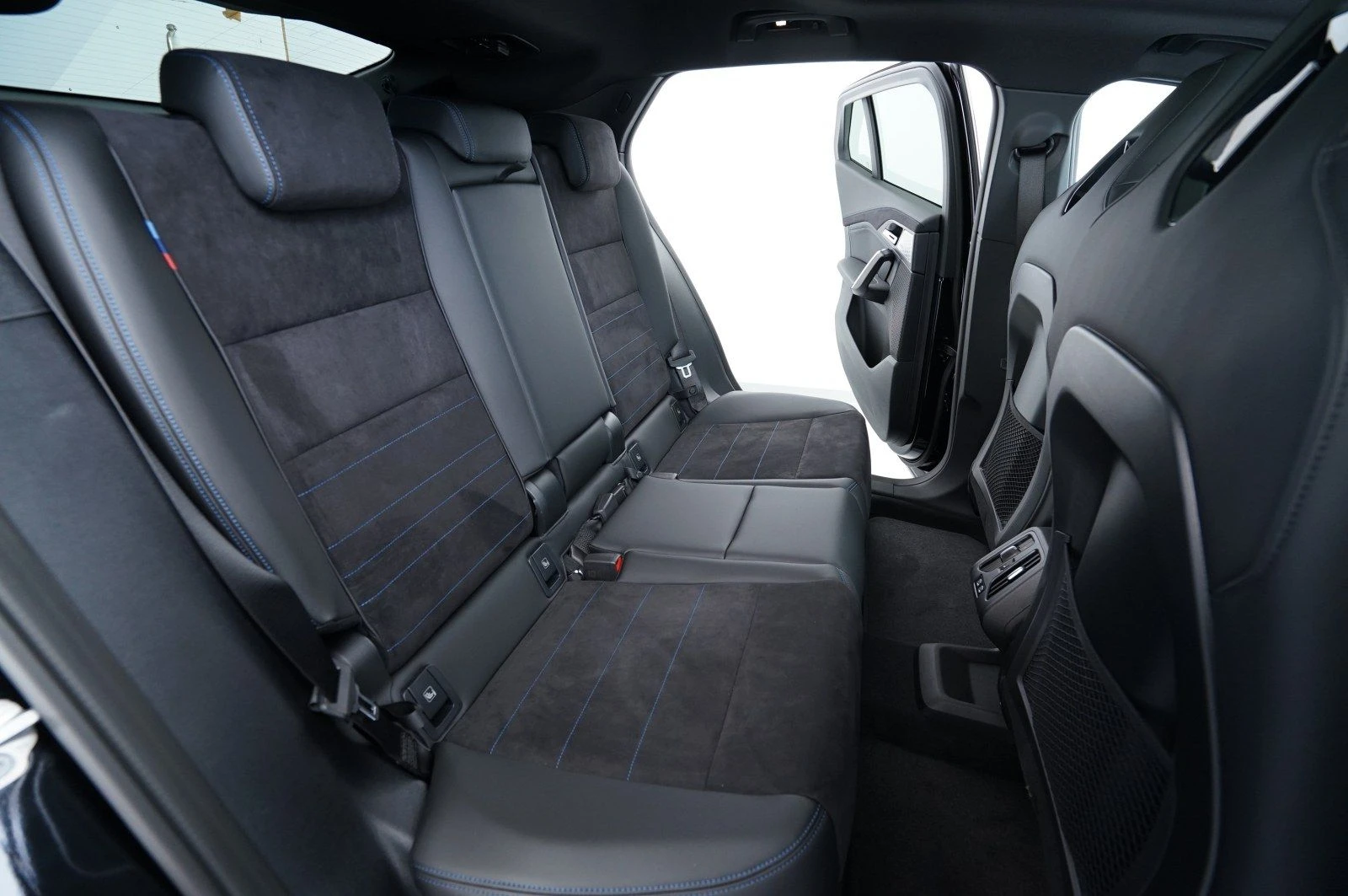 BMW iX2 xDRIVE 30 HEAD UP NAVI PANO 360 CAMERA | Mobile.bg   11