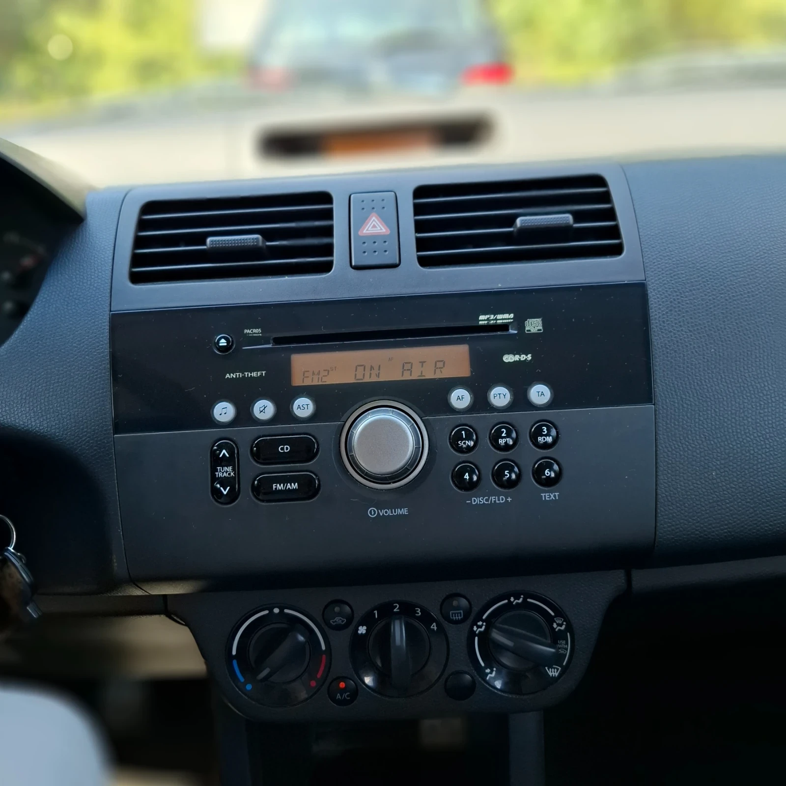 Suzuki Swift  - изображение 6