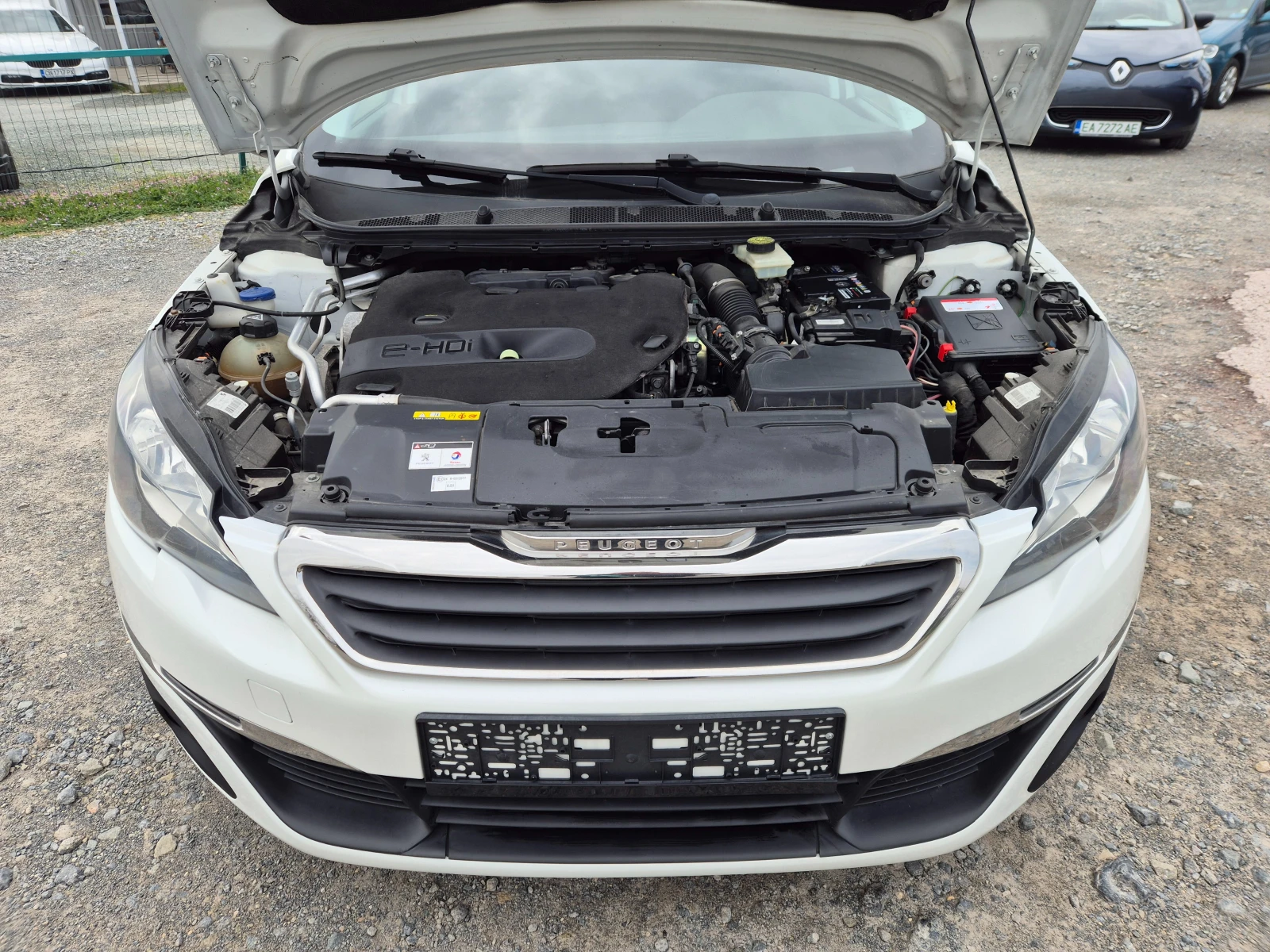 Peugeot 308 2.0HDI Автомат 150кс, снимка 15 - Автомобили и джипове - 51970264