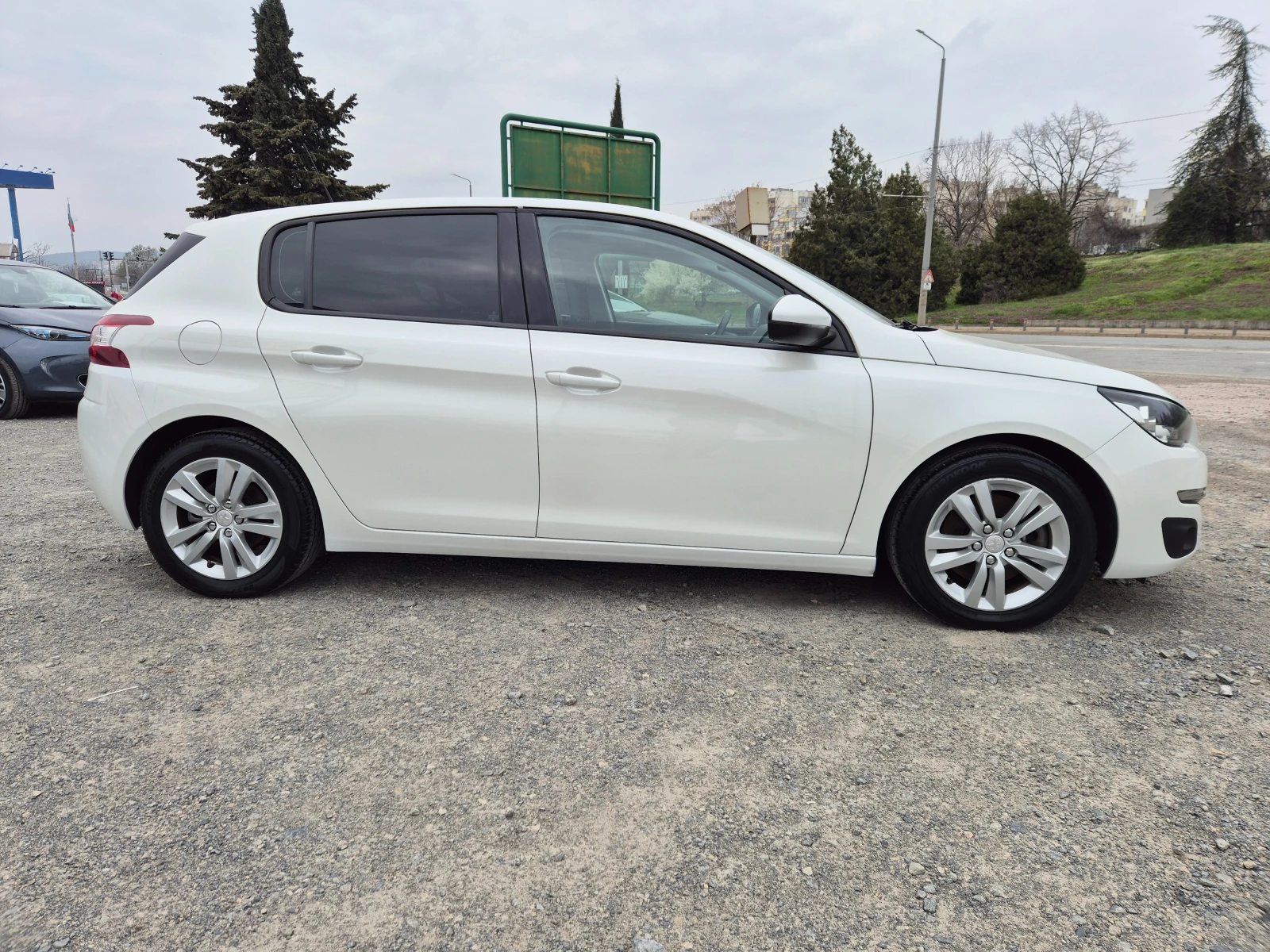 Peugeot 308 2.0HDI Автомат 150кс, снимка 6 - Автомобили и джипове - 51970264
