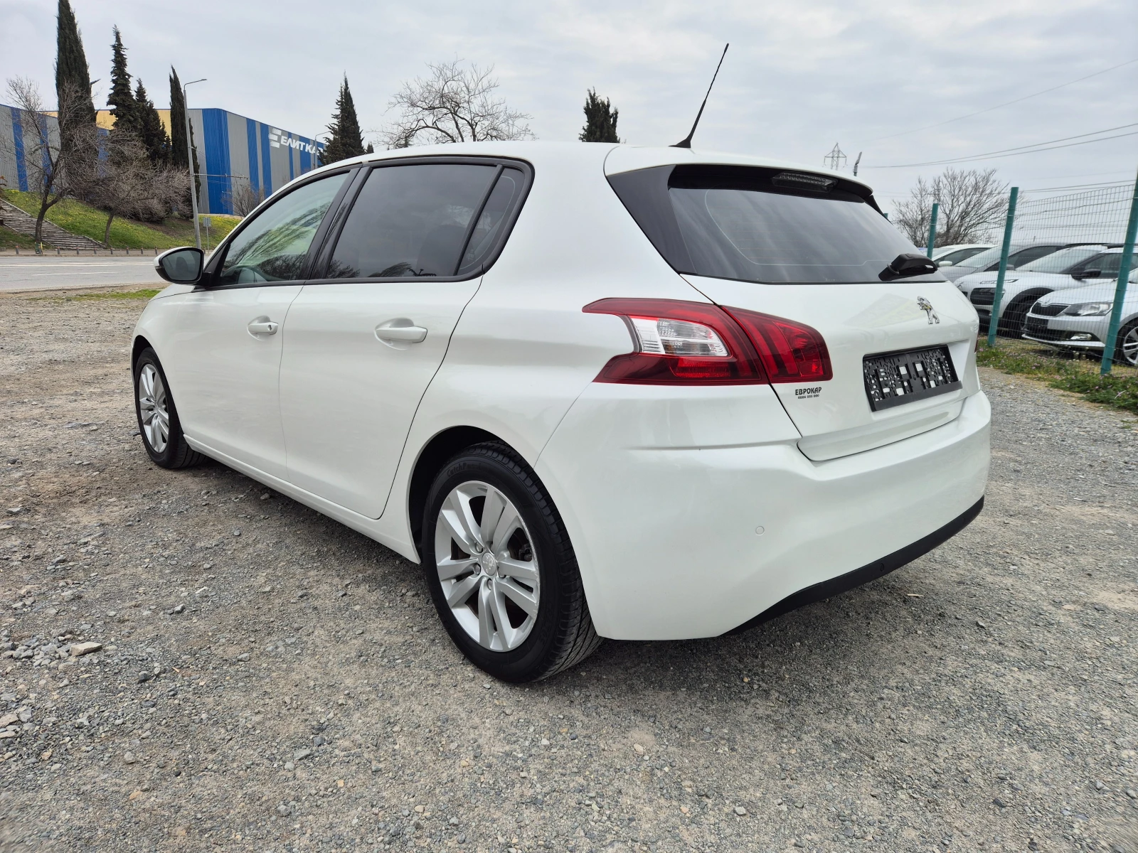 Peugeot 308 2.0HDI Автомат 150кс, снимка 3 - Автомобили и джипове - 51970264