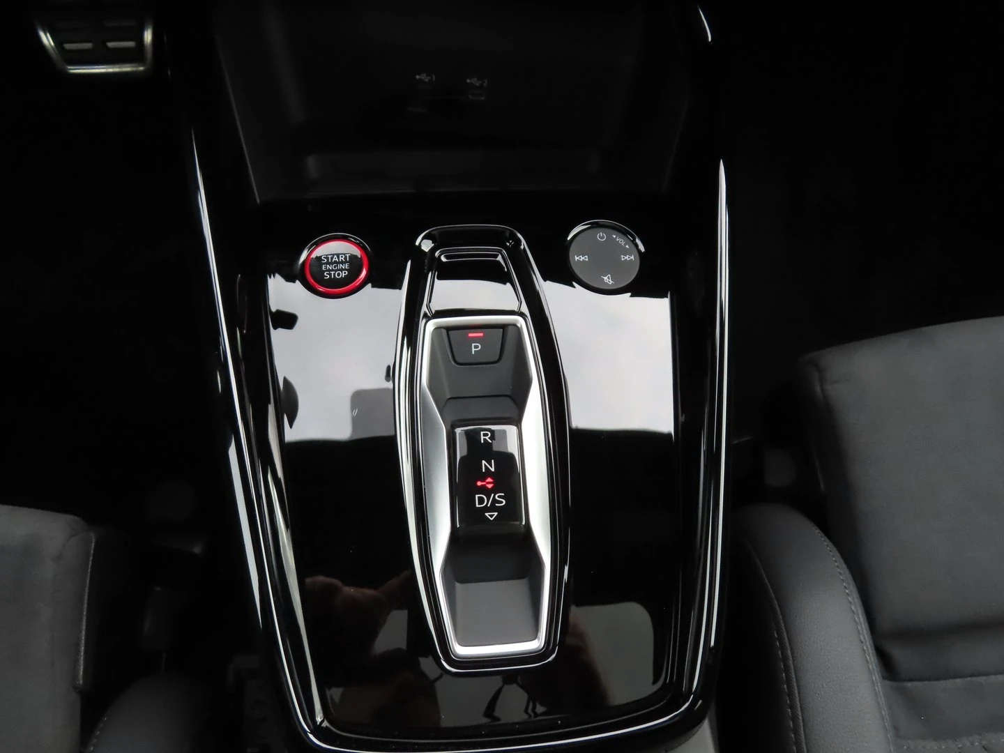 Audi Rs3 TFSI quattro, снимка 5 - Автомобили и джипове - 53373140