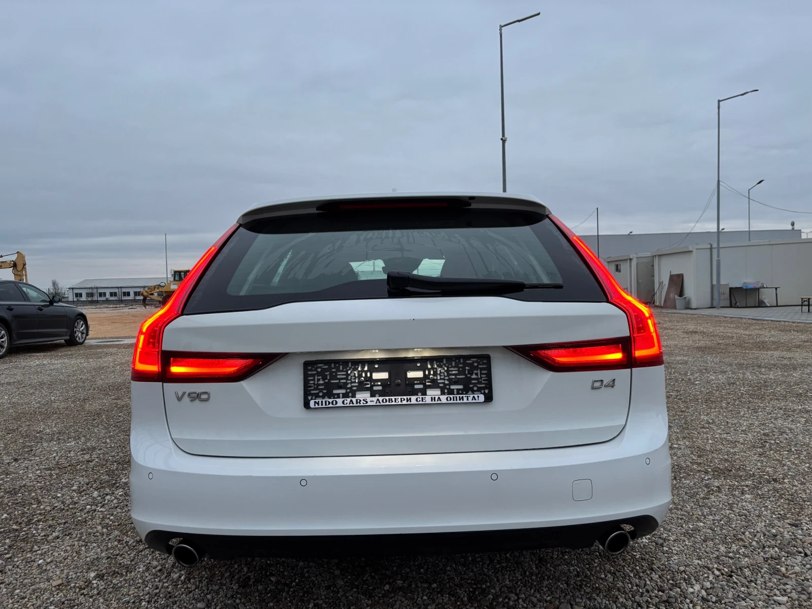 Volvo V90 D4 2.0D/AUTOMAT - изображение 6